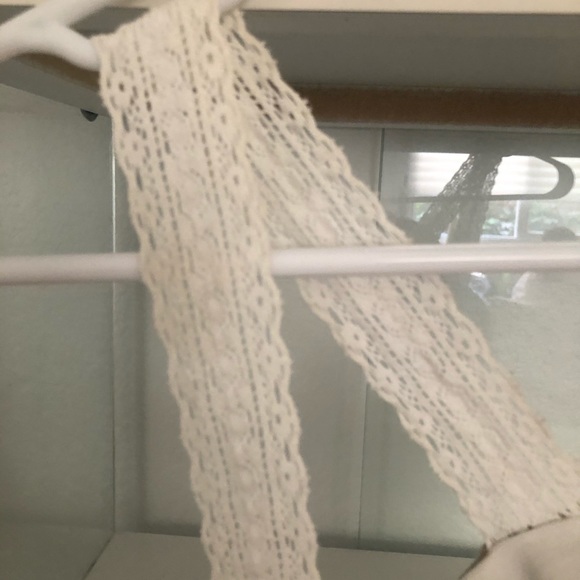 Stylenanda asymmetrical lace top - Picture 8 of 10